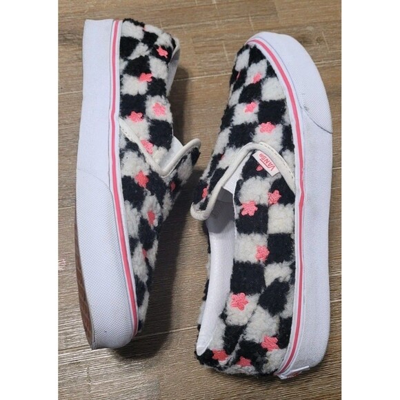 VANS  Checkered Slip-Ons with Faux Fur & Embroidered Flowers 6Y Women's Sz 7.5 - Picture 7 of 8